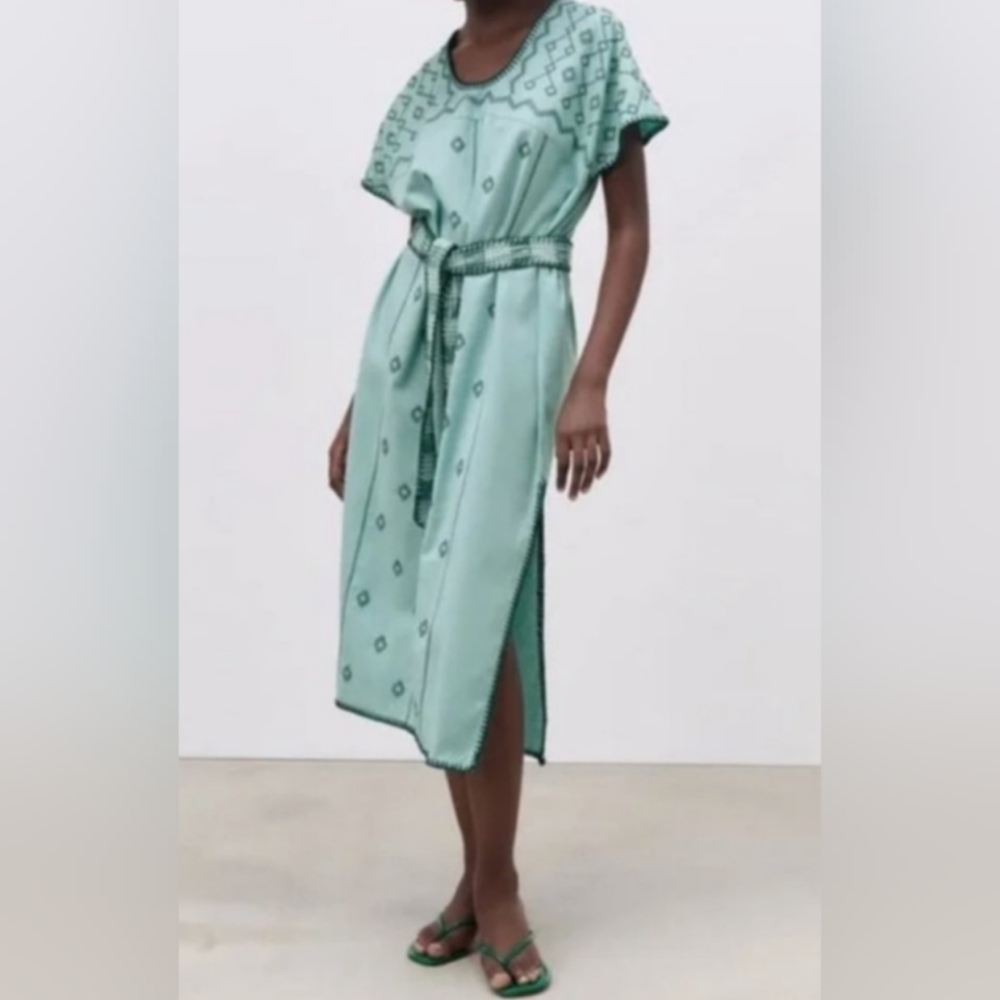 Elegant Green Patterned Dress